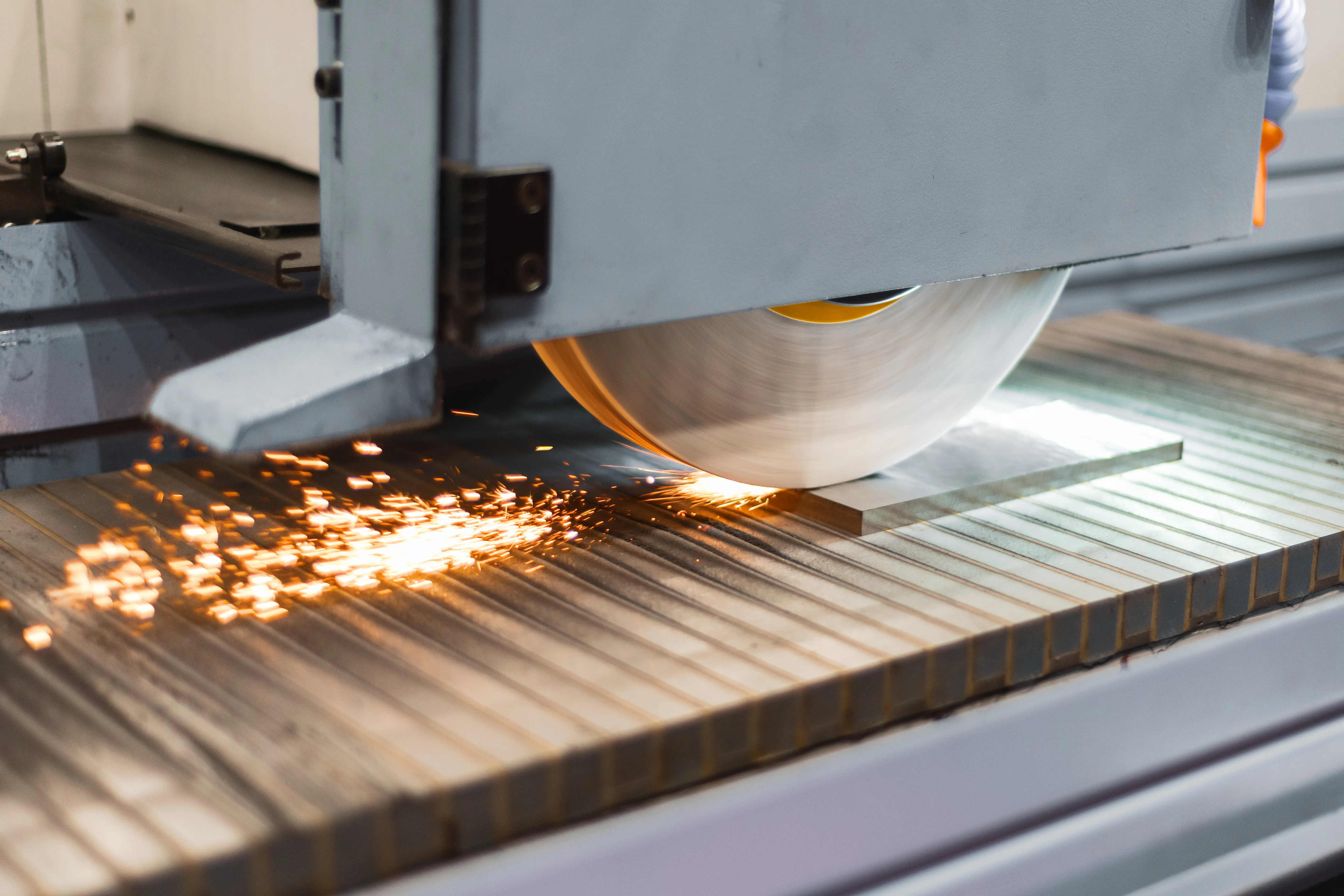 平面研削のイメージ