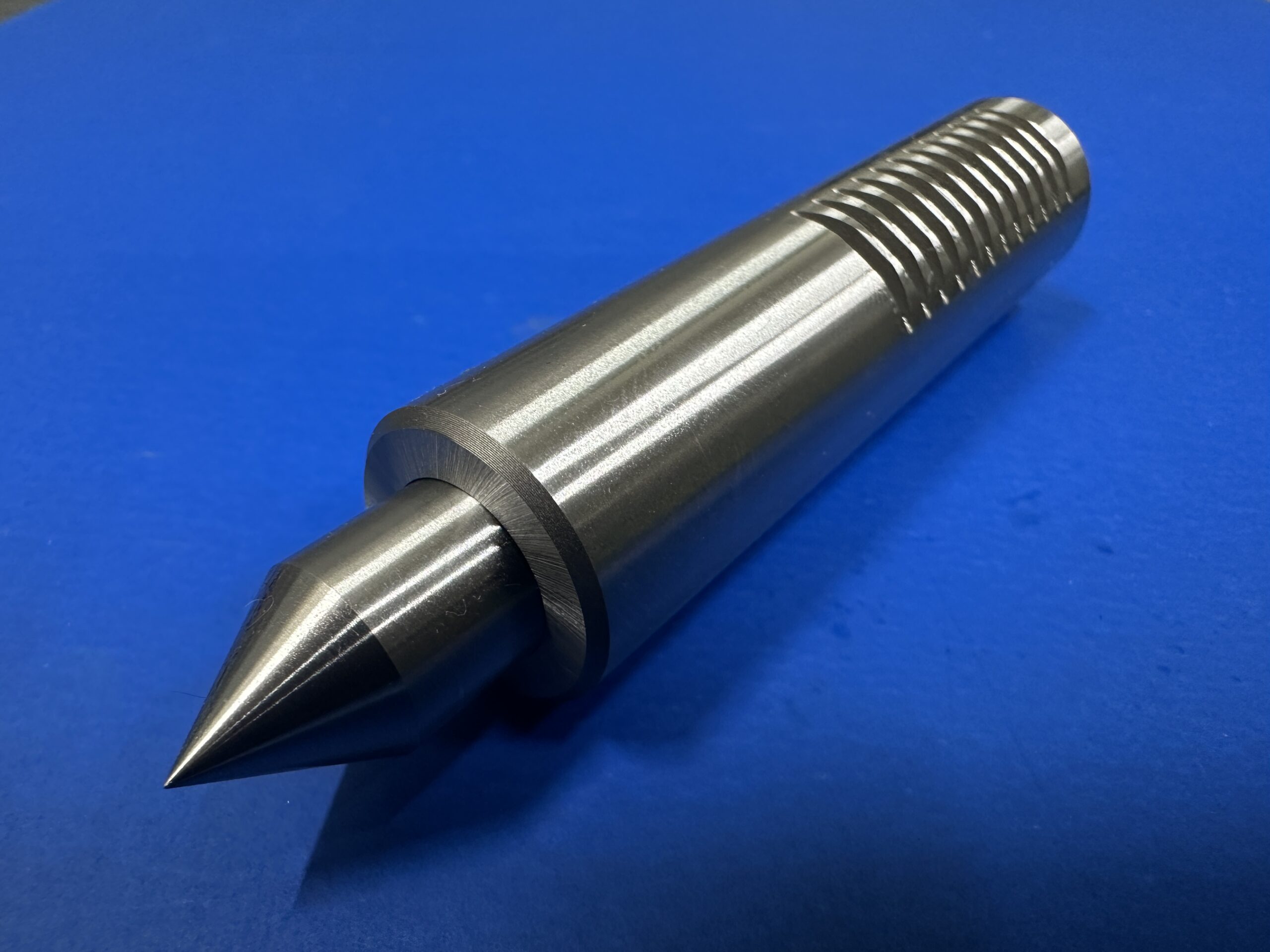 偏心検査器用センター・スリーブのテーパー研削｜再研磨で部品寿命を延長