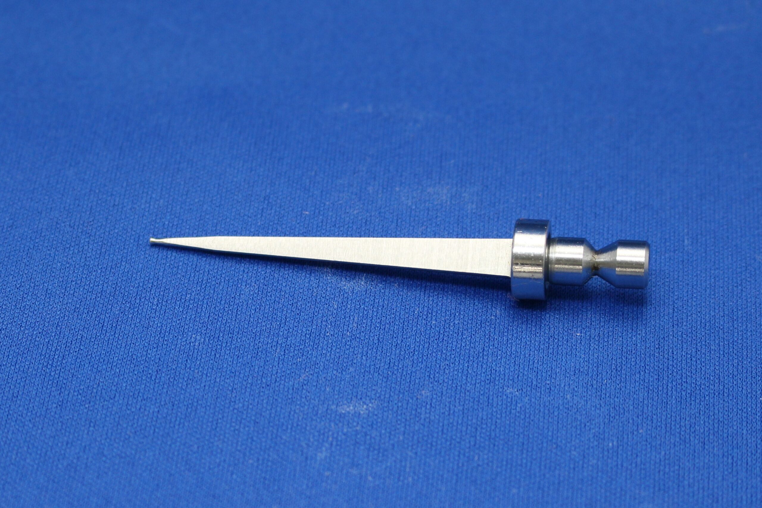 歯車測定子の先端形状加工｜プロファイル＋平面研削で菱形に仕上げ